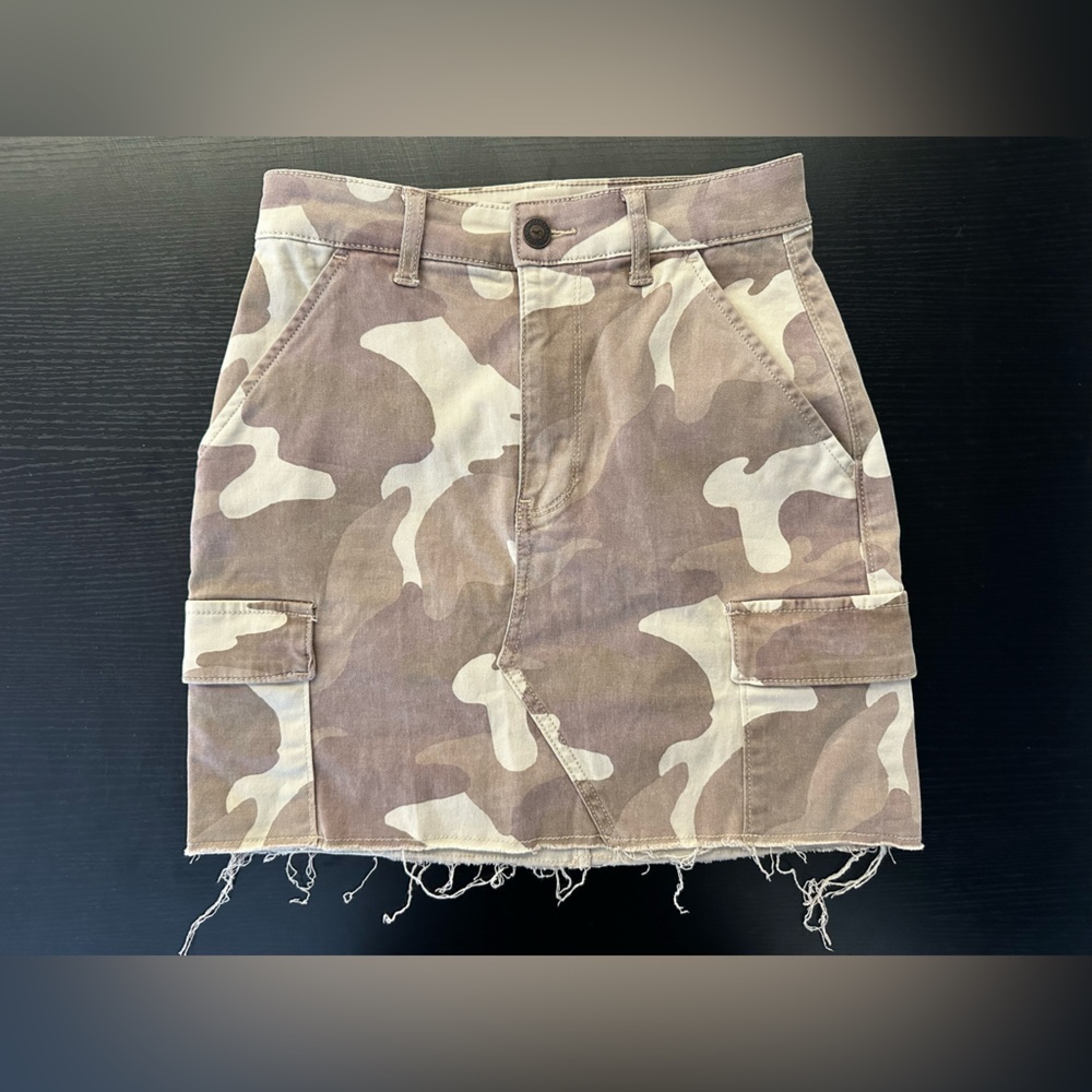 Hollister Tan Camouflage Skirt